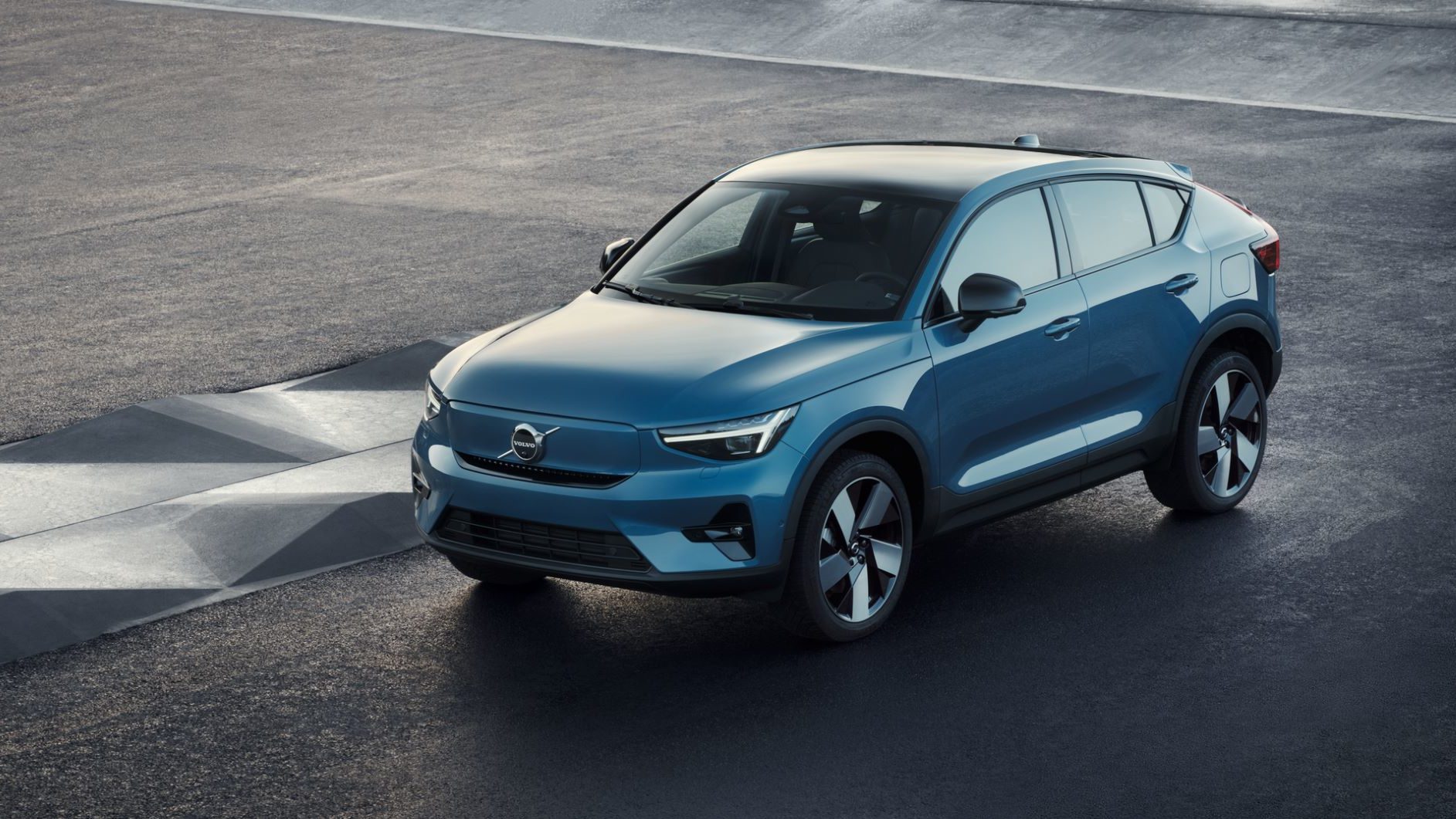 Volvon täyssähköautot uudistuvat – enemmän lataustehoa ja toimintamatkaa