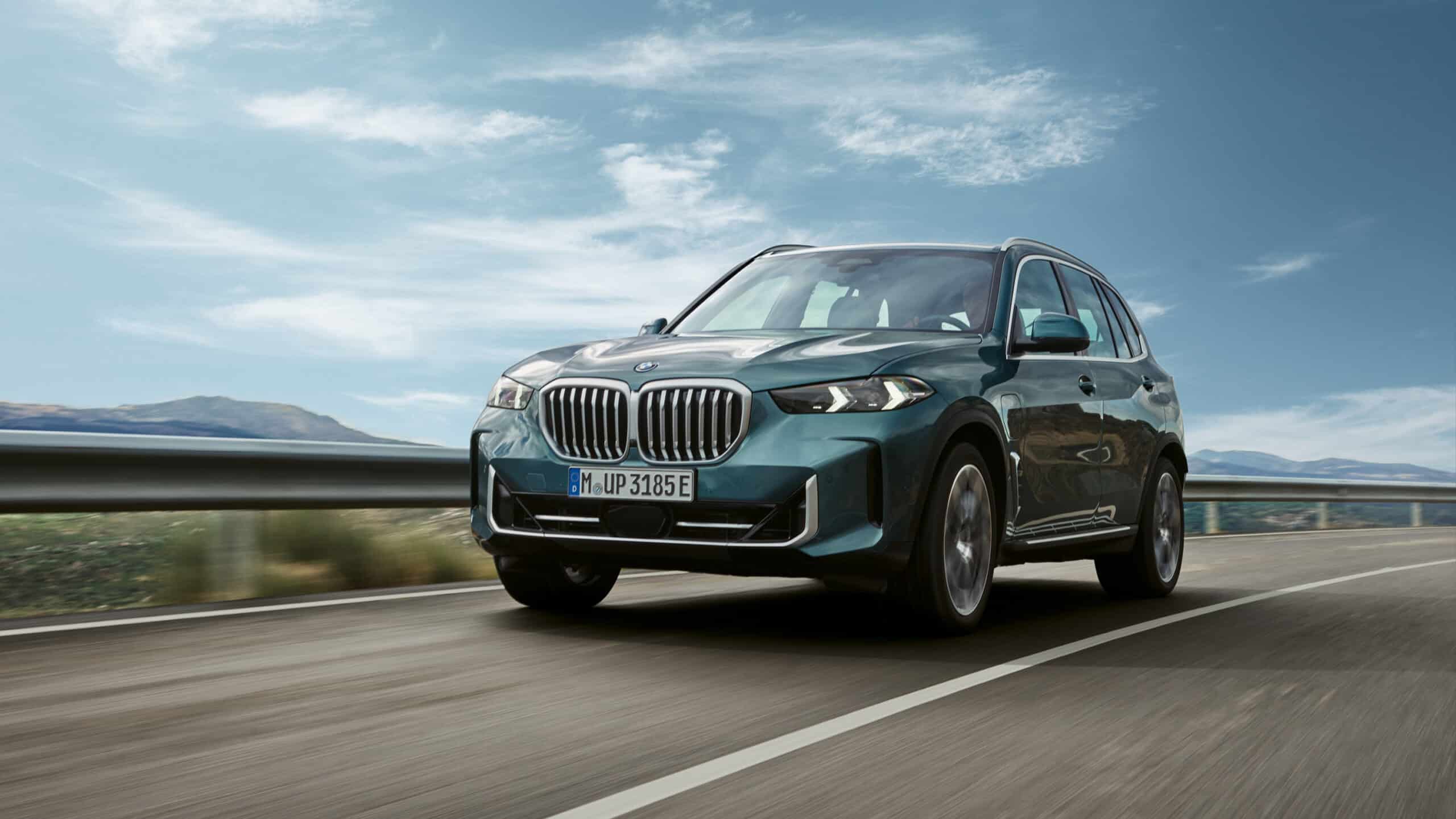 Teho, tyyli ja älykäs teknologia ovat pääosassa uudessa BMW X5:ssä
