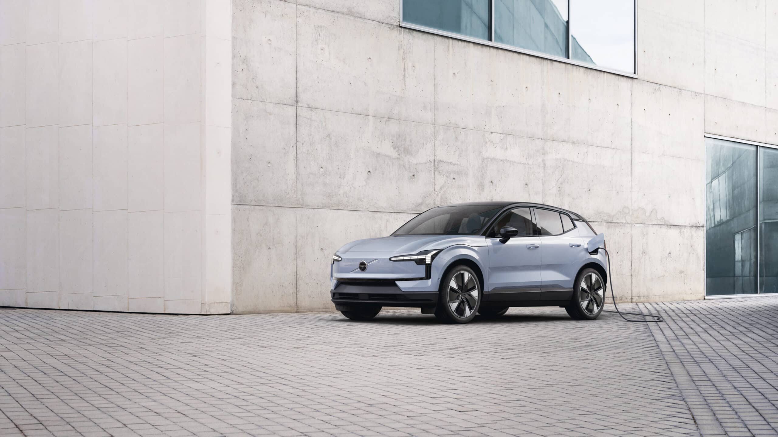 Poikkeuksellista tehoa kohtuullisella hinnalla – sähköinen katumaasturi EX30 on Volvon kaikkien aikojen suorituskykyisin malli