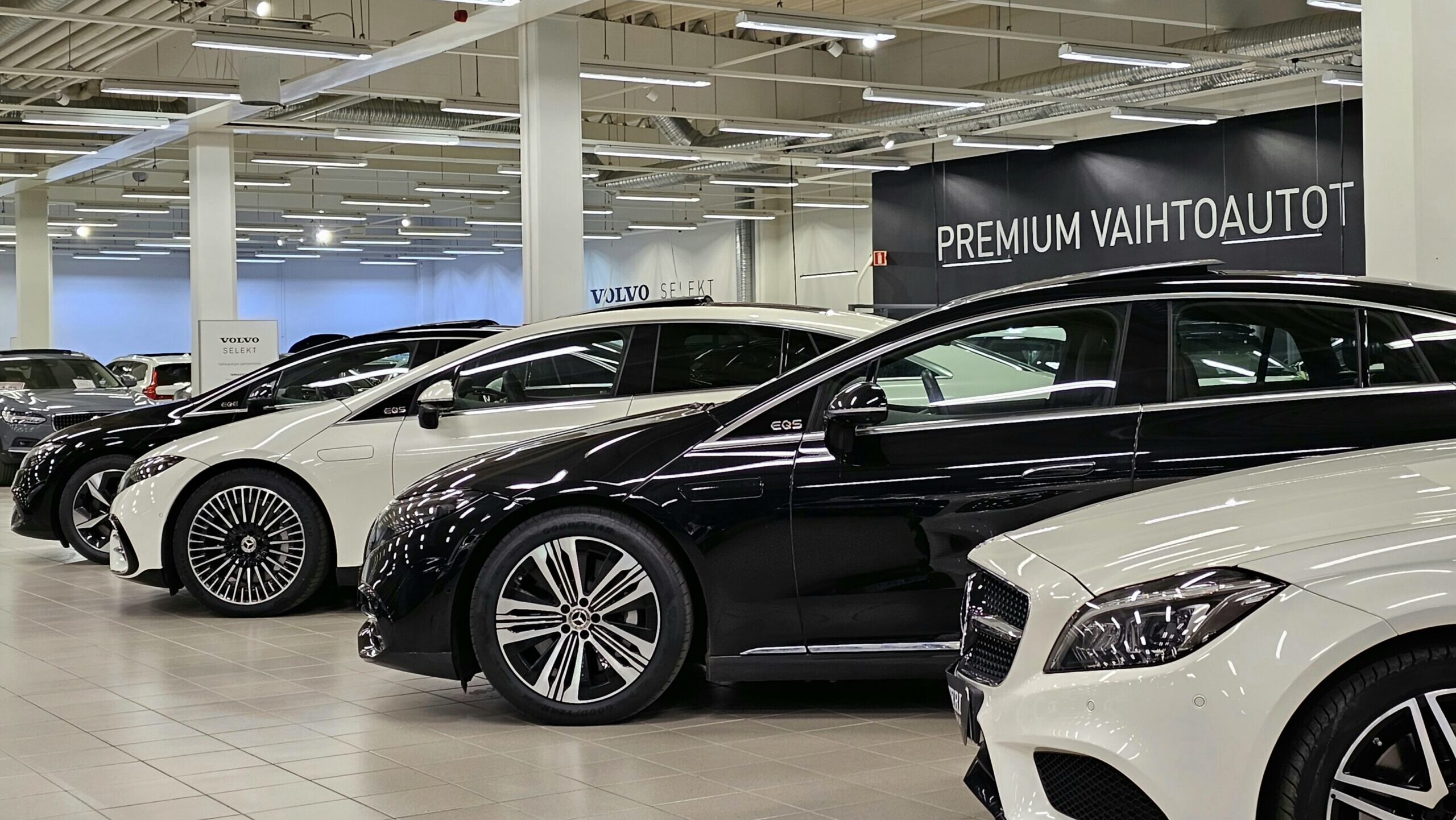 Auto mistä päin Suomea tahansa vaikka suoraan kotiin – laajentunut autoliikeketju Wetteri myy vaihtoautoja verkossa henkilökohtaisella otteella