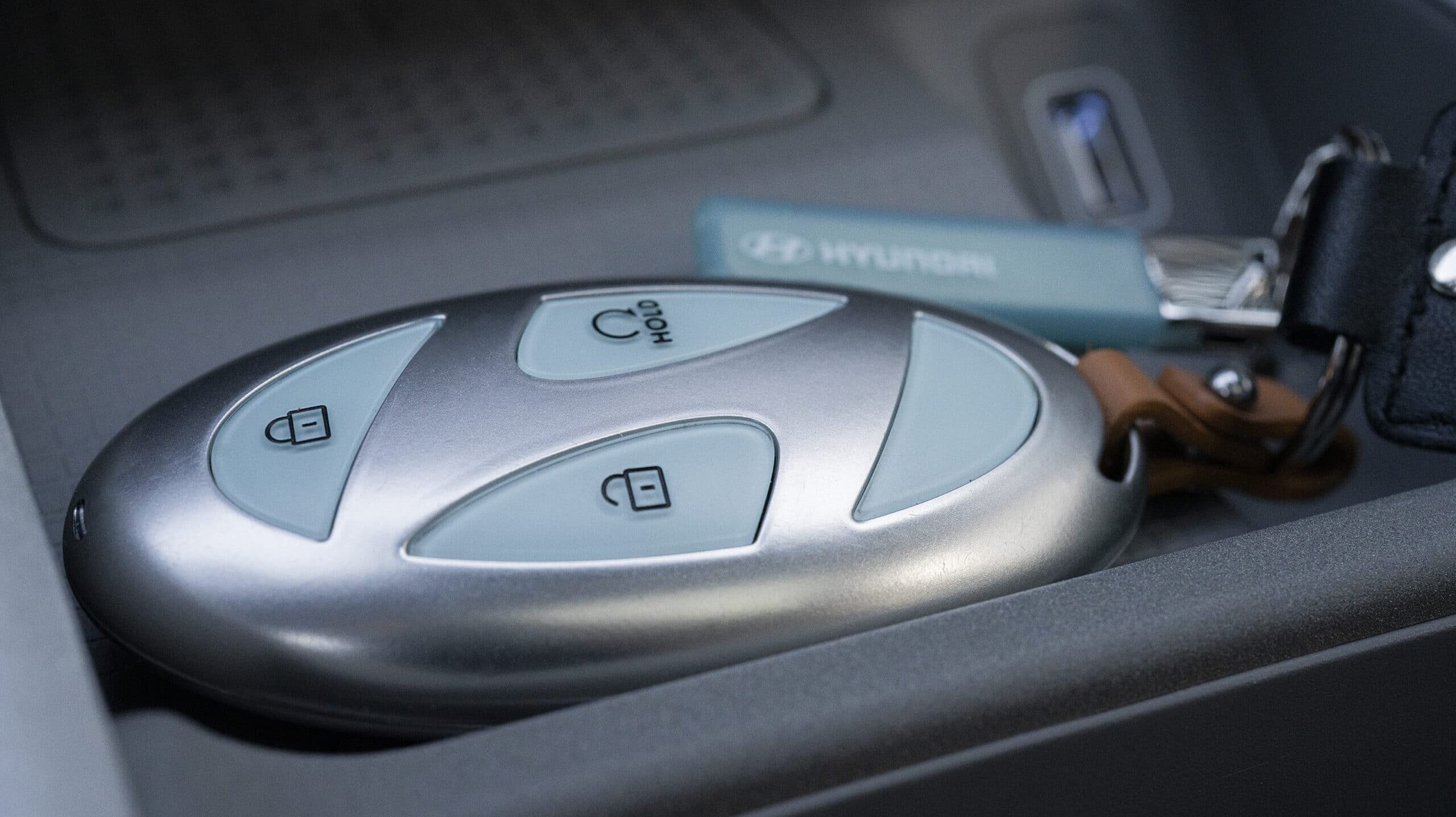 Autojen piiloniksit – tunnetko sinä nämä arkea helpottavat ominaisuudet?