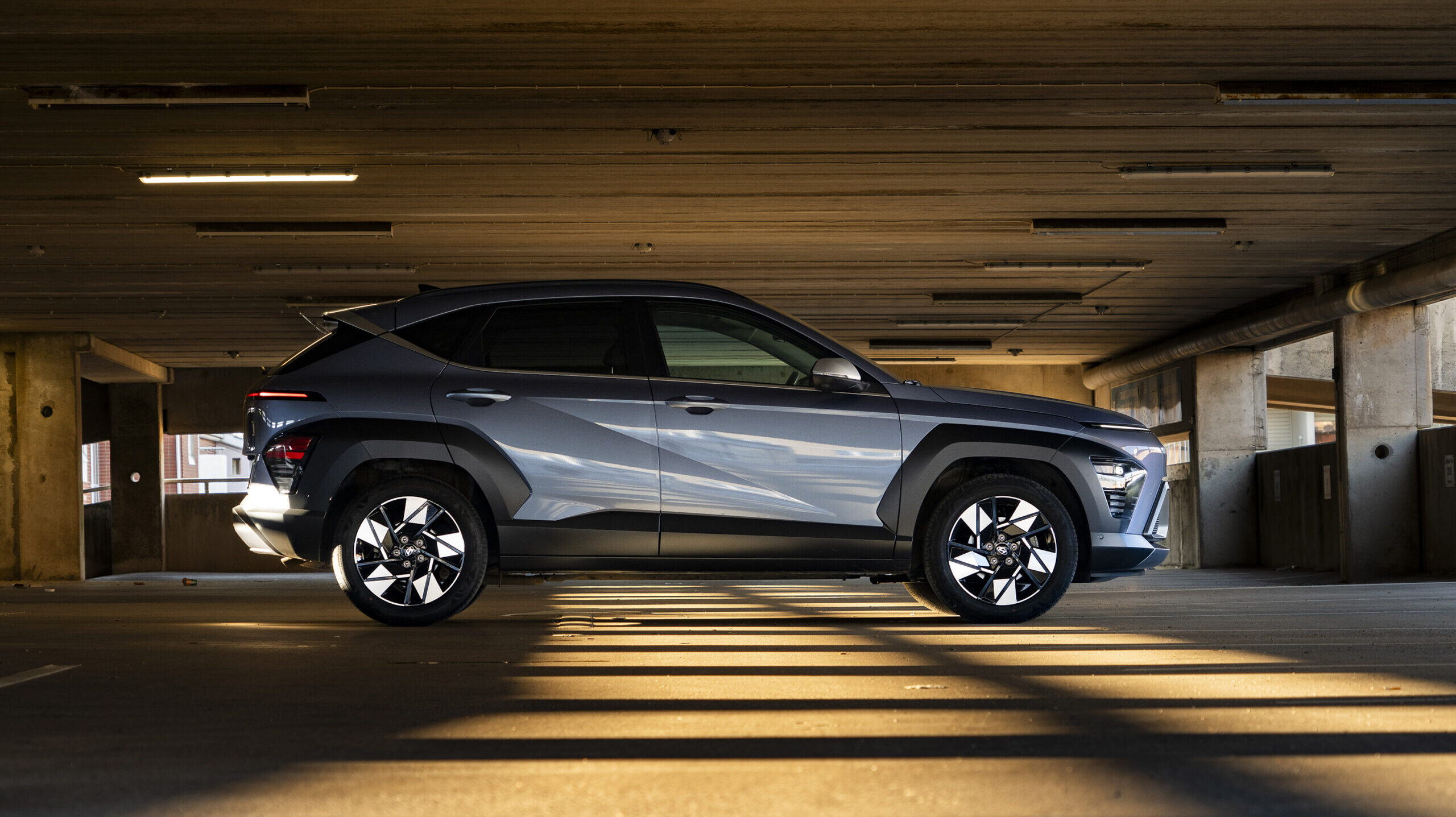 Etsitkö hybridiautoa ylivoimaisen hyvällä hinta-ominaisuus-suhteella? Tähän automalliin haluat tutustua