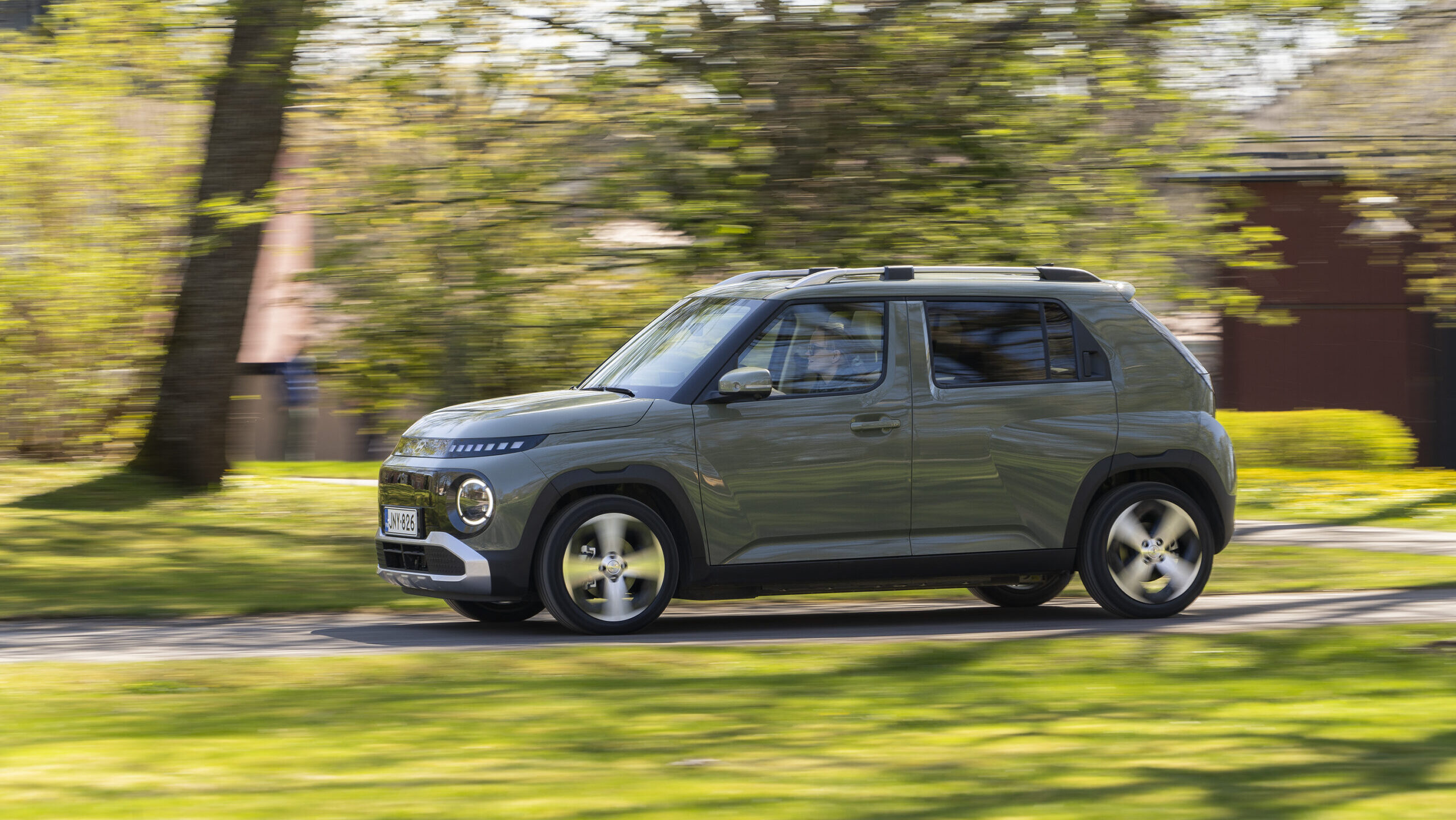 Oletko sähköautoguru, volttivelho vai hybridimörkö? Testaa tietosi sähköautoista