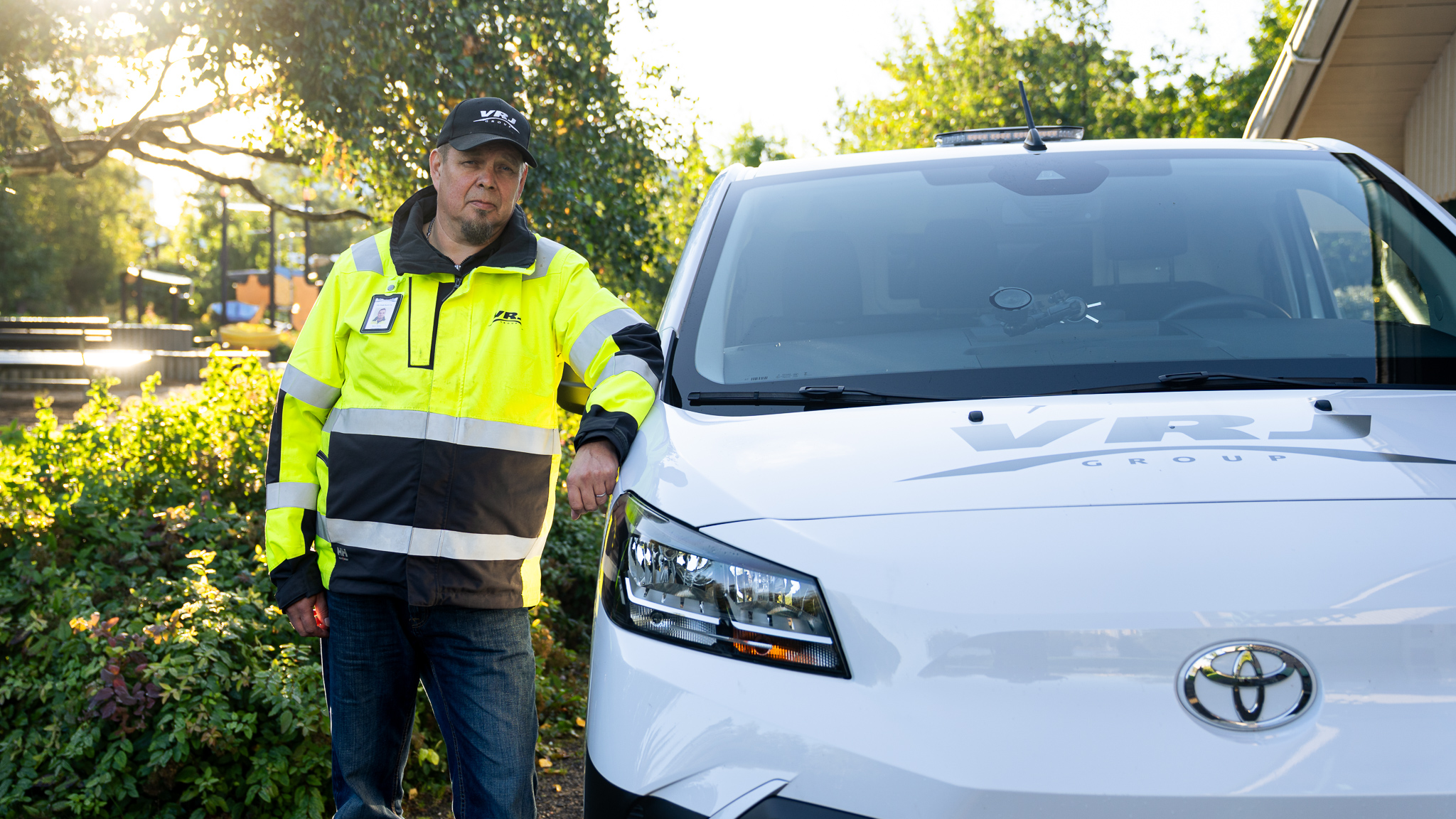 Toyotan Proace-malliston monipuolisuus yllättää – Sami Ahola hoitaa työajot täyssähköllä